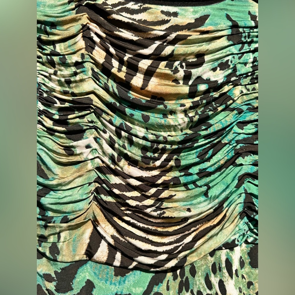 HarryWHO Green Leopard Jersey Top with Velvet Finish Size 14 - Picture 6 of 11